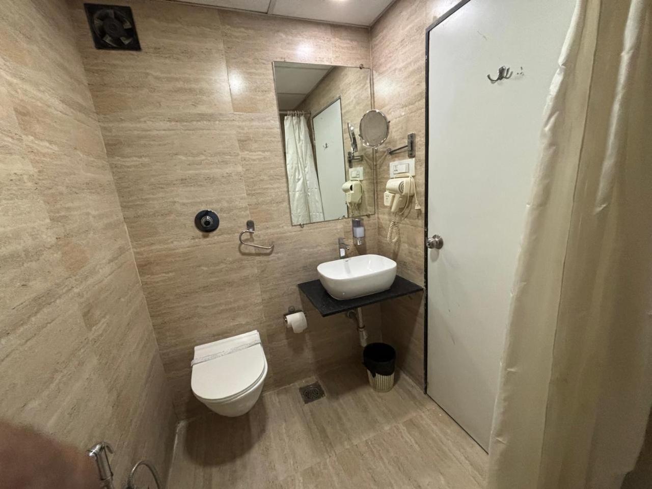 Hotel Grace Galaxy Mumbai Exterior foto